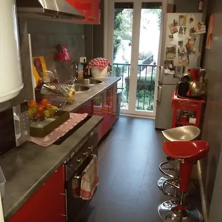 Apartment F2 *